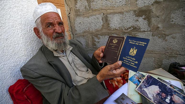 "تنها ایرانی غزه" / یاسر عرفات نگهبان سابق می خواهد 40 سال دیگر به خانه خود بازگردد